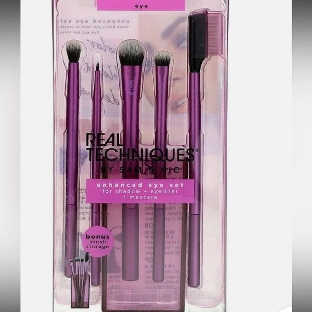 REALâTECHNIQUES ENHANCED EYE SET OF BRUSHES AND HOLDER NIB
